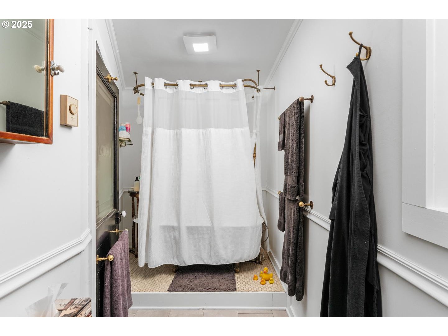 535 Northeast Bridgeton Road, Unit 5 Portland, OR 97211 - Photo 19 of 26 Bathroom