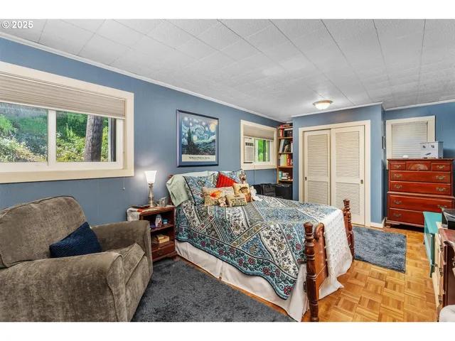 $179,900 | 535 Northeast Bridgeton Road, Unit 5, Portland, OR 97211