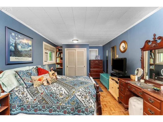 $179,900 | 535 Northeast Bridgeton Road, Unit 5, Portland, OR 97211