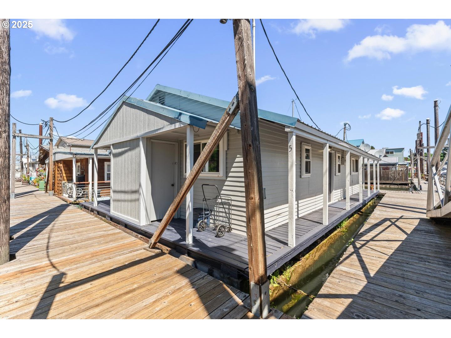 535 Northeast Bridgeton Road, Unit 5 Portland, OR 97211 - Photo 3 of 26