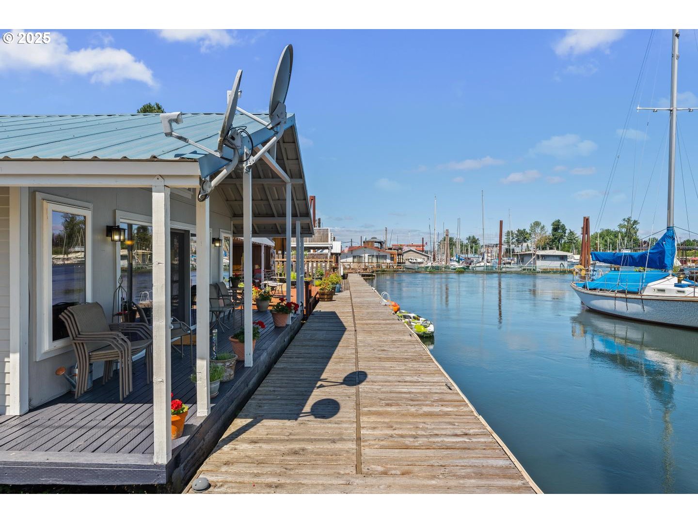 535 Northeast Bridgeton Road, Unit 5 Portland, OR 97211 - Photo 5 of 26