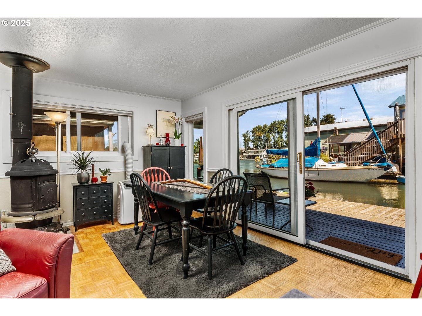 535 Northeast Bridgeton Road, Unit 5 Portland, OR 97211 - Photo 9 of 26 Dining Area