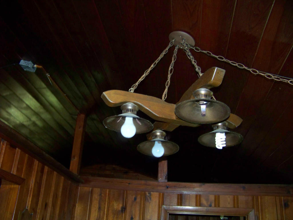 3837 Gulfstream Road Lake Worth, FL 33461 - Photo 15 of 32 Ceiling of Living Room in Cottage