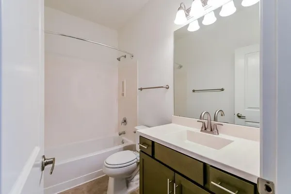 $2,305 | 18777 North 43rd Avenue, Unit 40, Glendale, AZ 85308