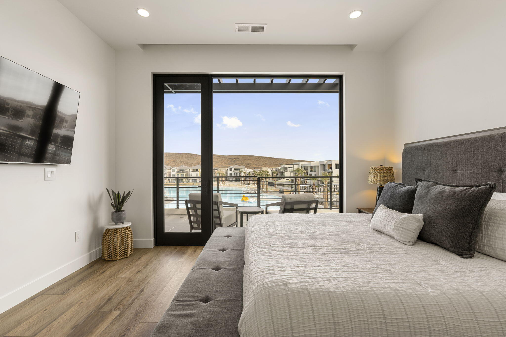 5495 South Copper Pearl Lane St. George, UT 84790 - Photo 27 of 37 Bedroom with clean modern finishes
