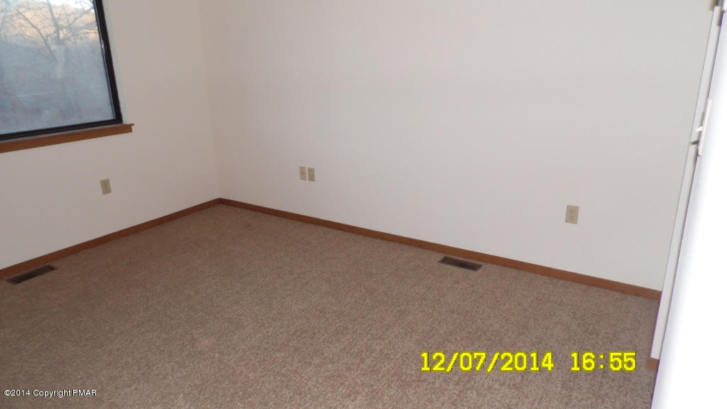216 Falls Circle Bushkill, PA 18324 - Photo 9 of 11 a view of a room