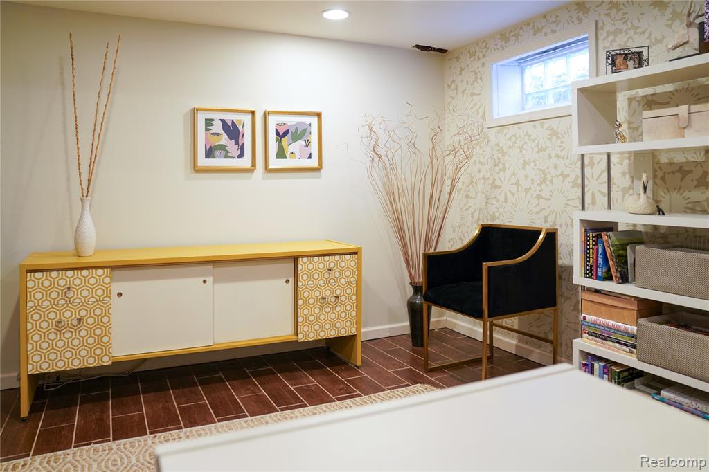 34361 Quaker Valley Road Farmington Hills, MI 48331 - Photo 57 of 62 Gallery Image 57