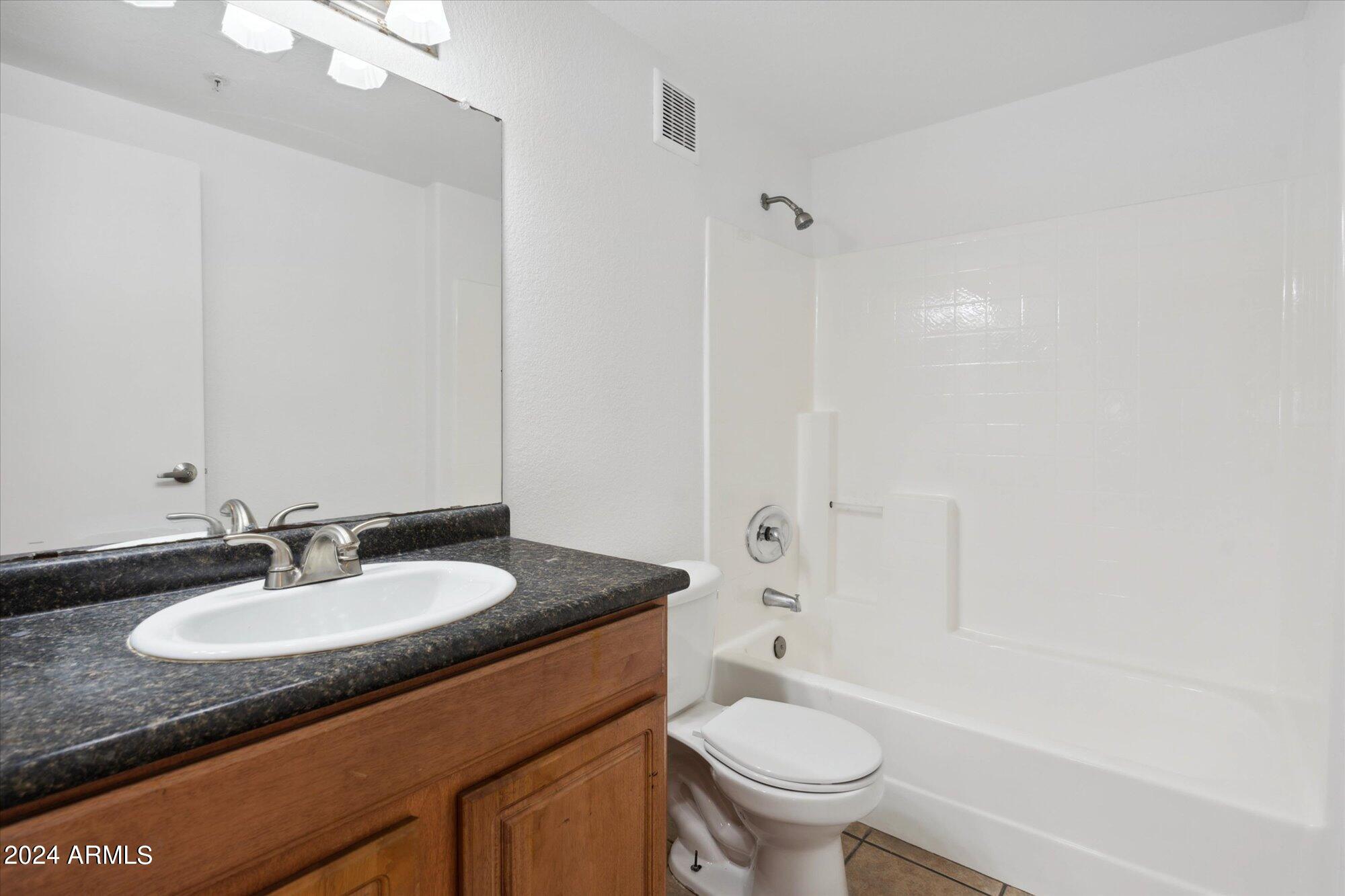 3434 East Baseline Road, Unit 119 Phoenix, AZ 85042 - Photo 12 of 21 09-DSC01609