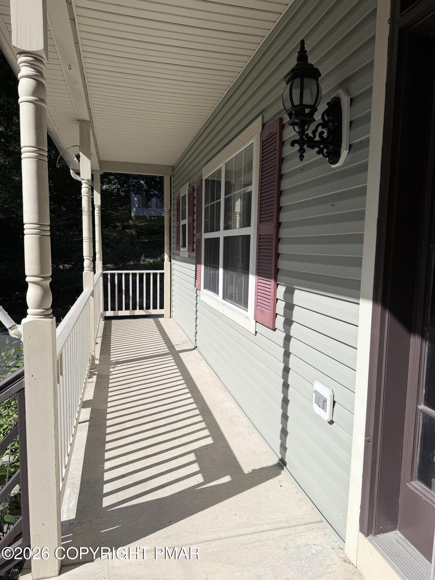 5191 Spring Drive Swiftwater, PA 18370 - Photo 2 of 42 IMG_0956