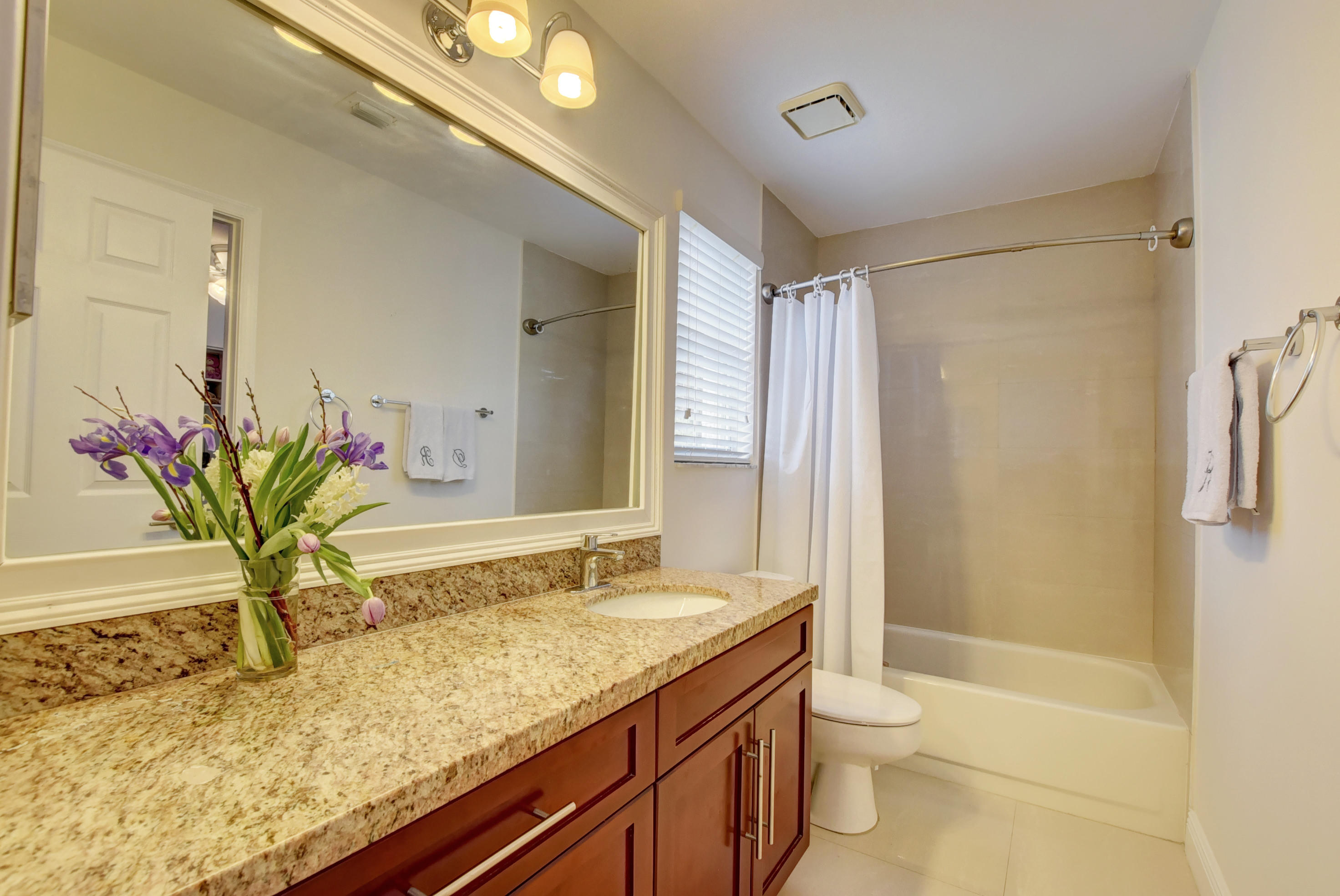 7399 Panache Way Boca Raton, FL 33433 - Photo 24 of 32 Full Bathroom
