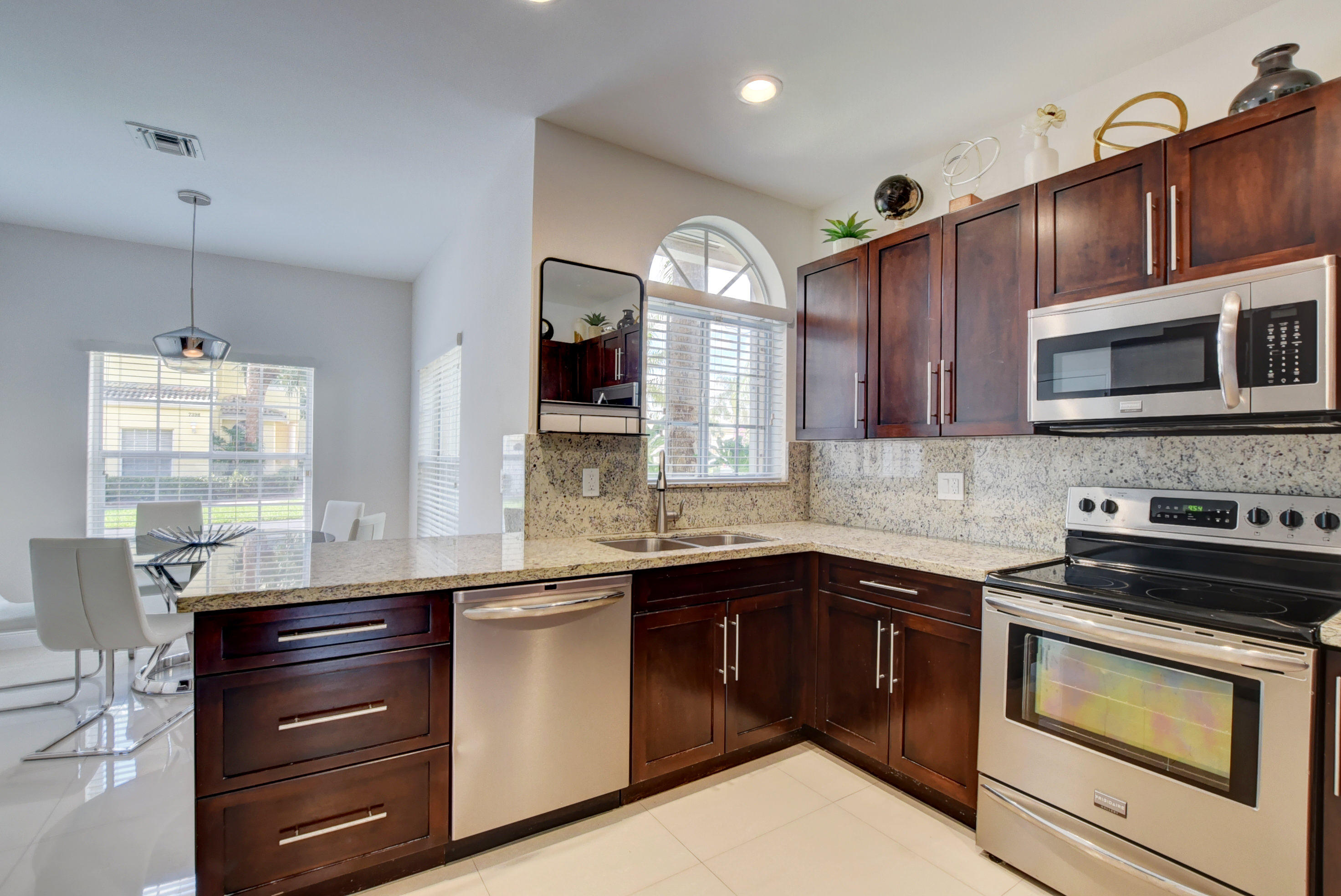 7399 Panache Way Boca Raton, FL 33433 - Photo 5 of 32 Kitchen