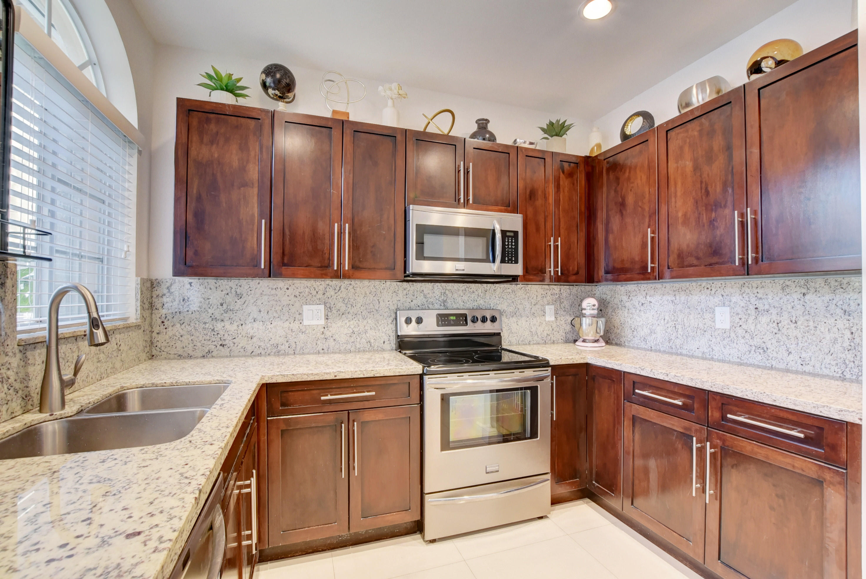 7399 Panache Way Boca Raton, FL 33433 - Photo 8 of 32 Kitchen
