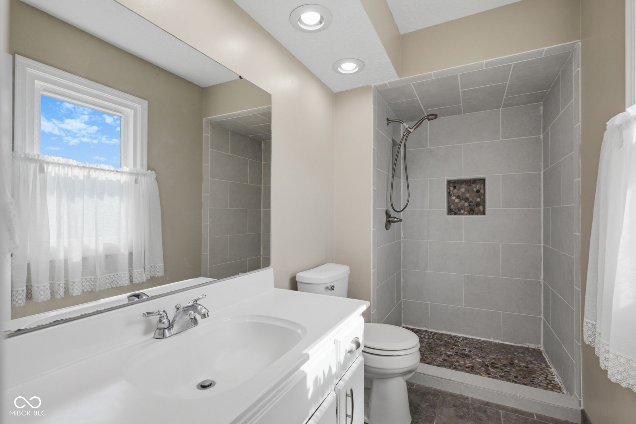 7957 Castle Lake Road Indianapolis, IN 46256 - Photo 29 of 53