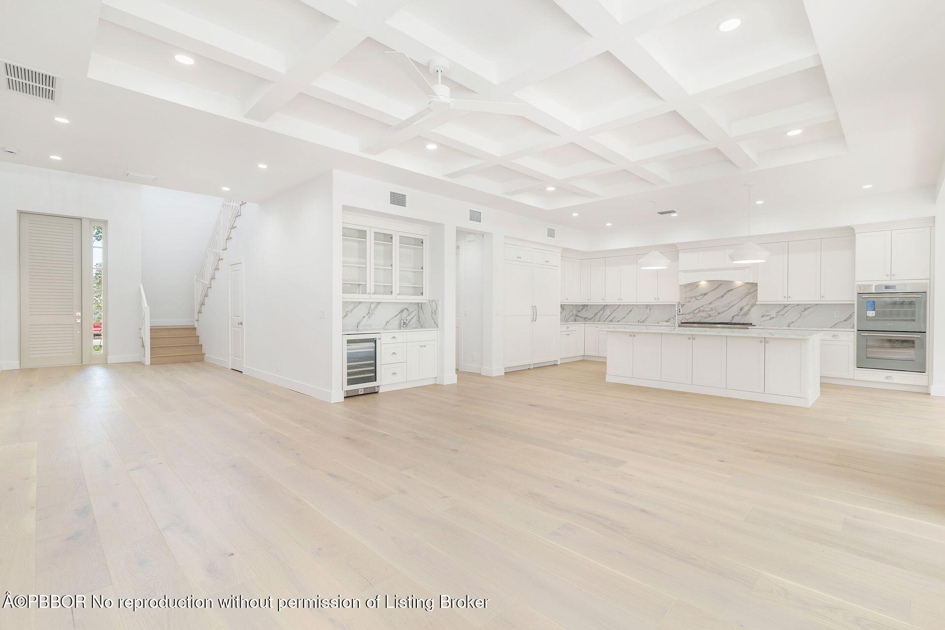 250 Alpine Road West Palm Beach, FL 33405 - Photo 11 of 58 Living Room