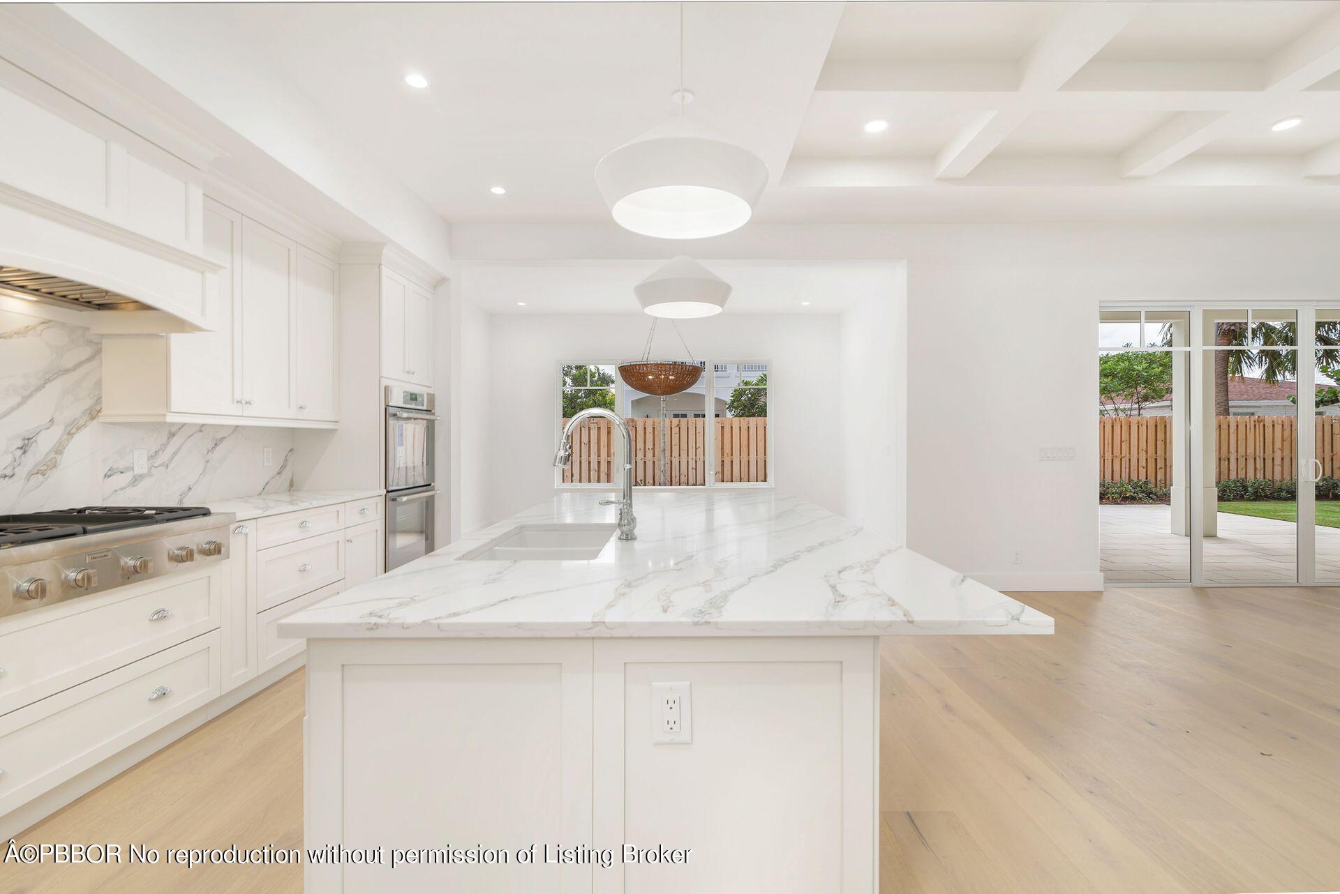 250 Alpine Road West Palm Beach, FL 33405 - Photo 20 of 58 Kitchen