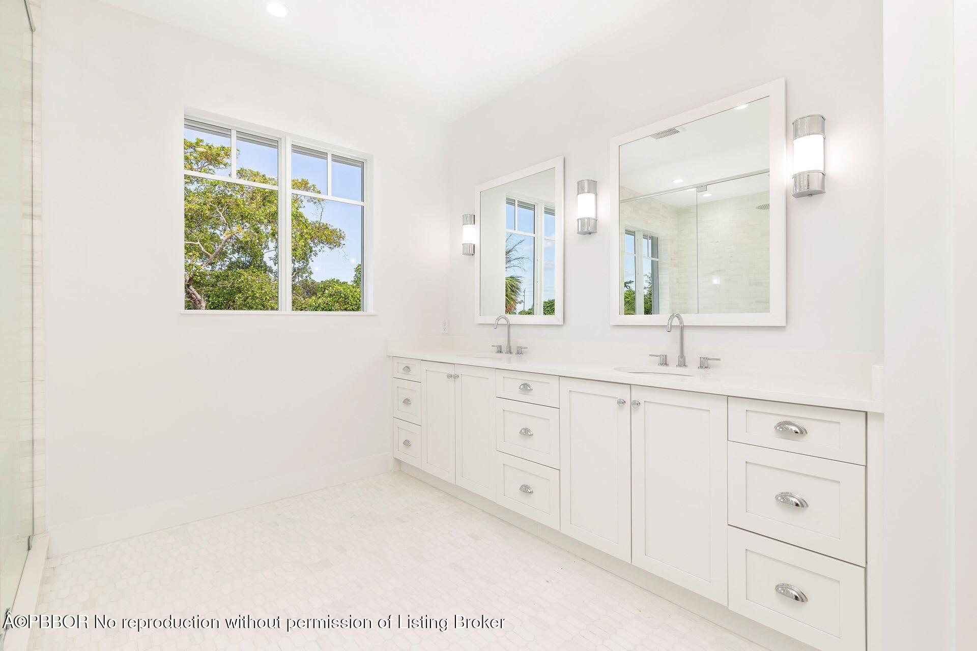 250 Alpine Road West Palm Beach, FL 33405 - Photo 40 of 58 Bathroom 2