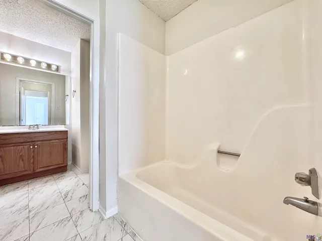 $1,150 | 5160 Everett Lane, Unit B, Baton Rouge, LA 70809