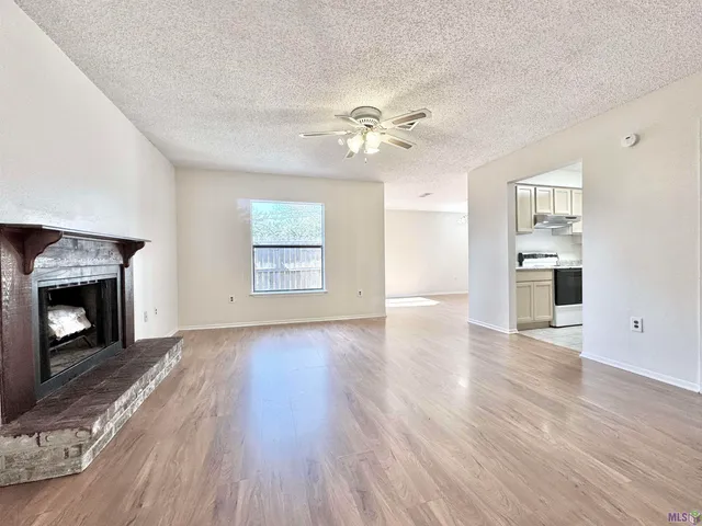 $1,150 | 5160 Everett Lane, Unit B, Baton Rouge, LA 70809