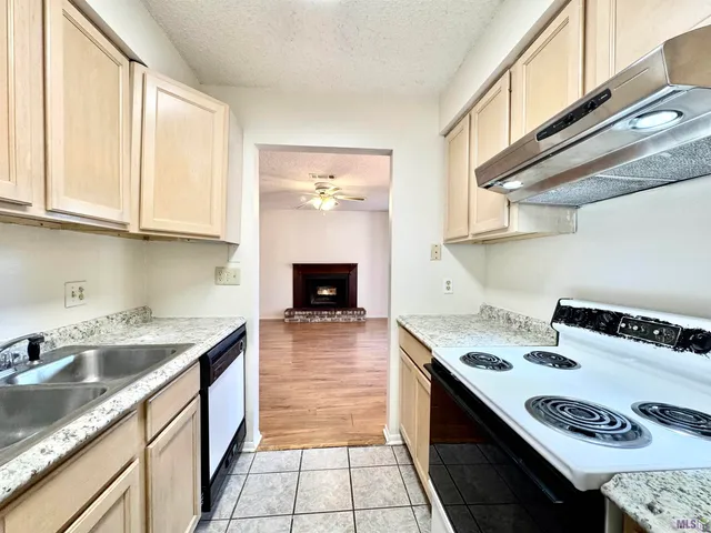 $1,150 | 5160 Everett Lane, Unit B, Baton Rouge, LA 70809