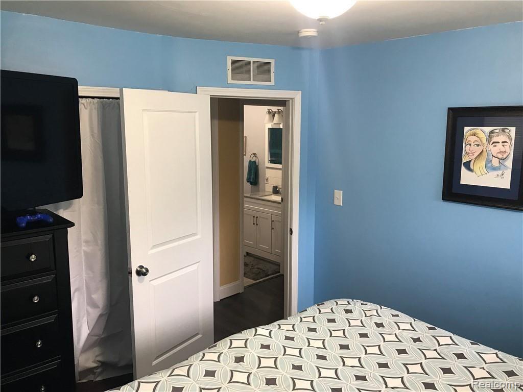 5240 Clarkston Road Clarkston, MI 48348 - Photo 15 of 28 20180924_145643792_iOS.jpg