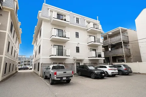 $1,149,000 | 858 East 2nd Street, Unit 2, Boston, MA 02127