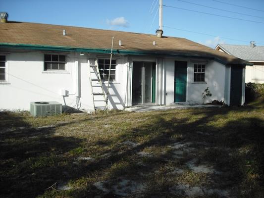 370 Miner Road Boynton Beach, FL 33435 - Photo 18 of 20 Rear of Home