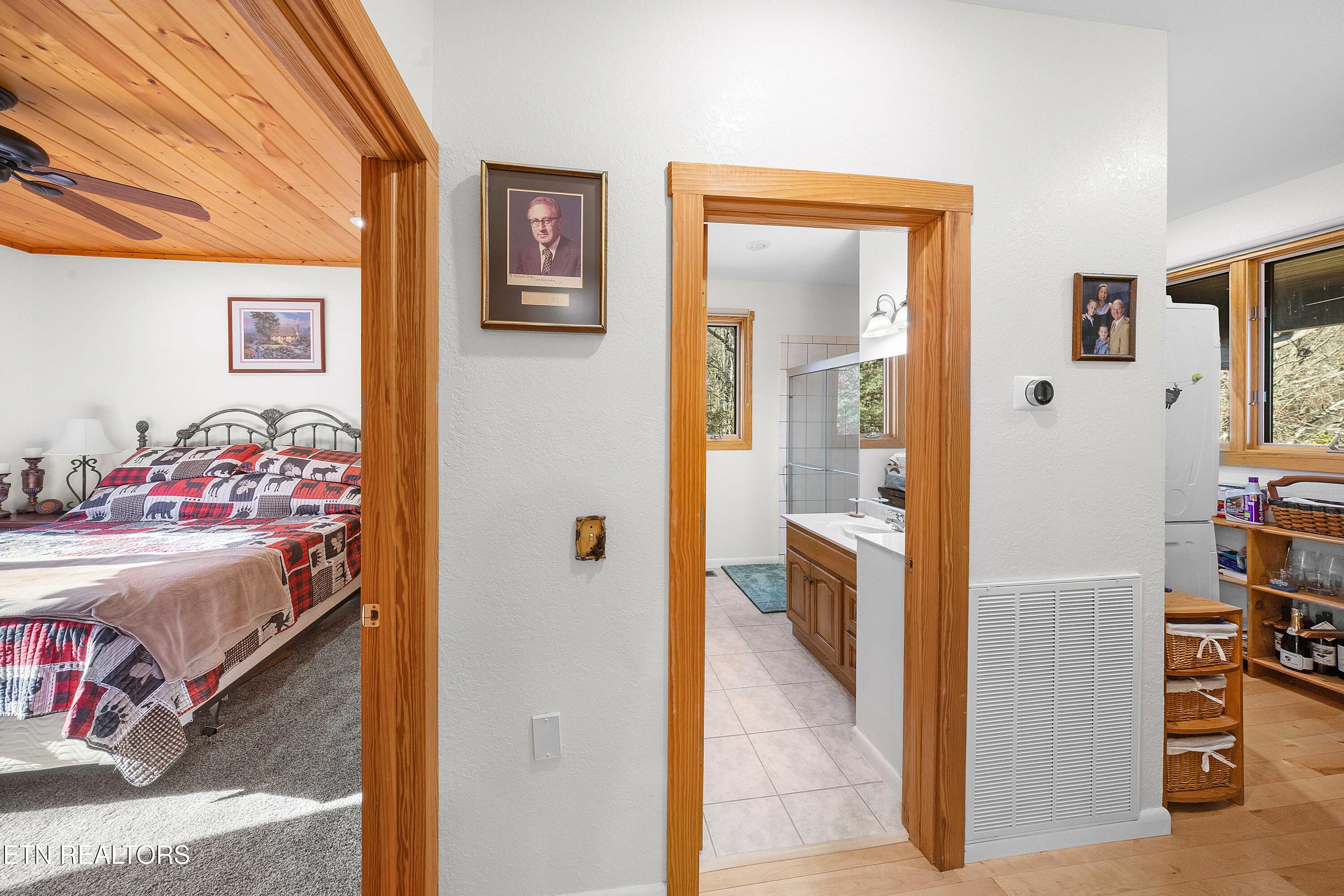 414 Gold Road Cosby, TN 37722 - Photo 28 of 58 L40A1333