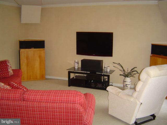 1022 Chippenham Road Mechanicsburg, PA 17050 - Photo 2 of 13