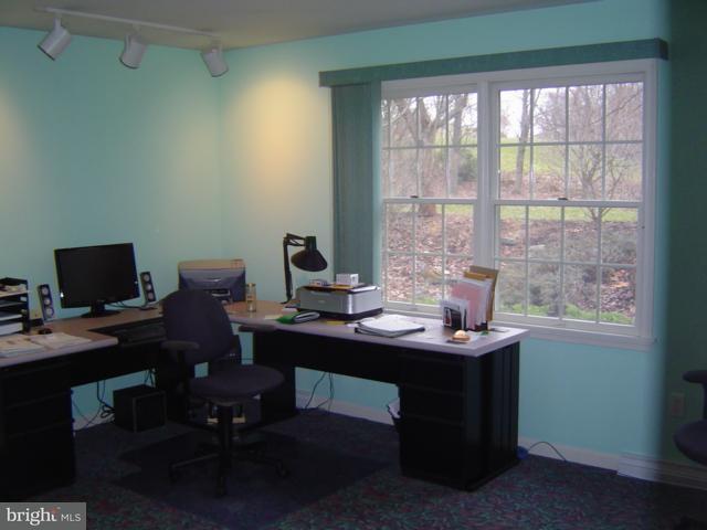 1022 Chippenham Road Mechanicsburg, PA 17050 - Photo 7 of 13