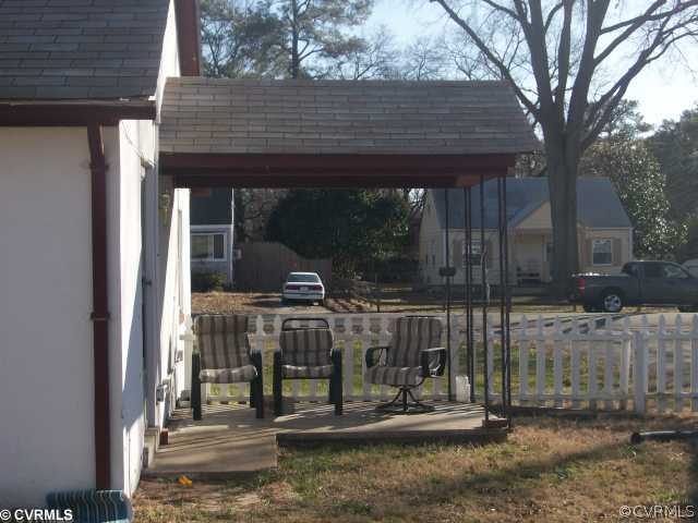 3002 Overton Road Henrico, VA 23228 - Photo 3 of 3 Exterior Front - Covered side patio.