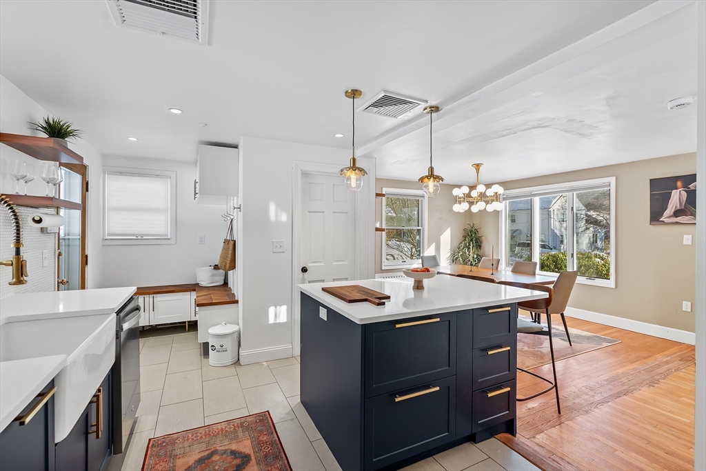 67 Risley Road Brookline, MA 02467 - Photo 4 of 22