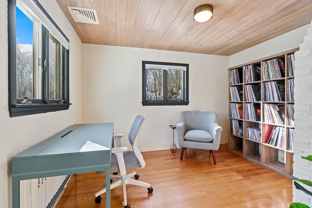 67 Risley Road Brookline, MA 02467 - Photo 10 of 22