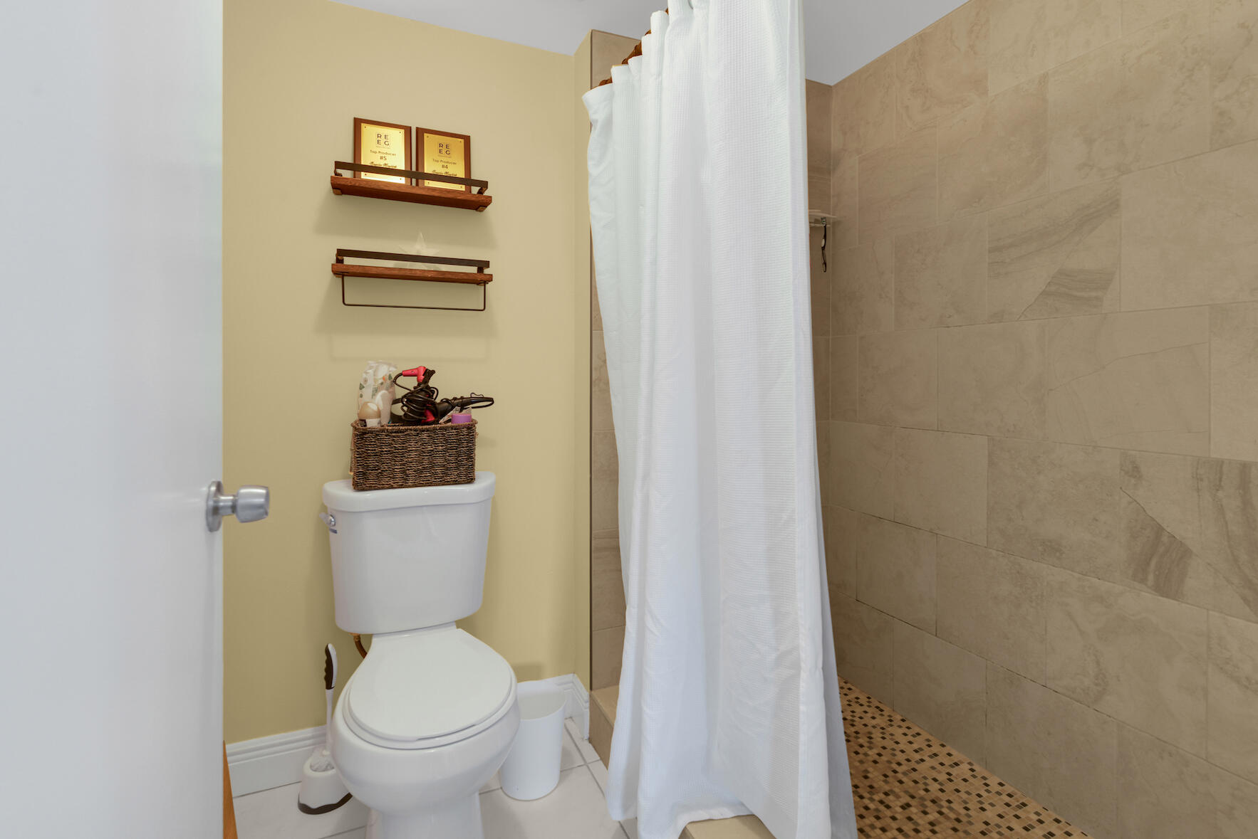 6585 Somerset Drive, Unit 105 Boca Raton, FL 33433 - Photo 17 of 49 MASTER BATHROOM