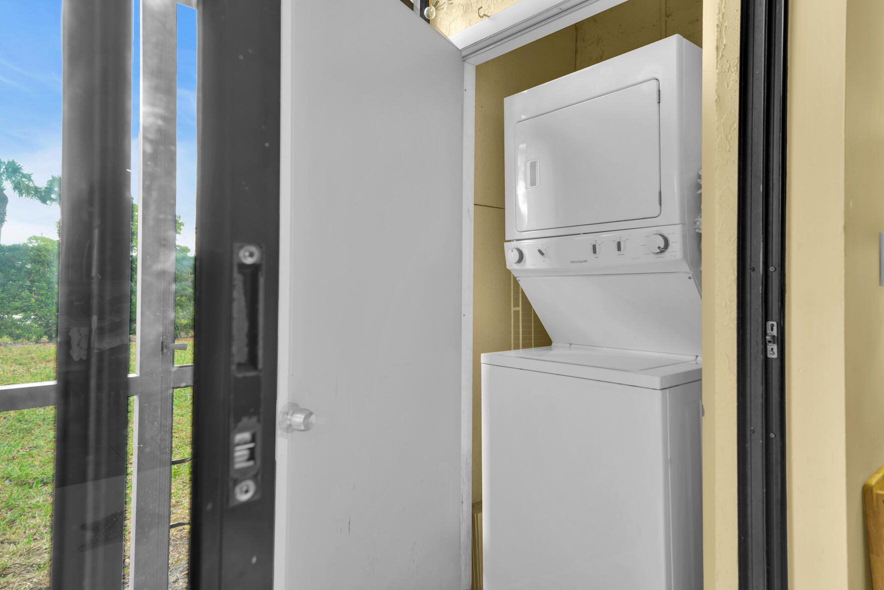 6585 Somerset Drive, Unit 105 Boca Raton, FL 33433 - Photo 19 of 49 WASHER /DRYER