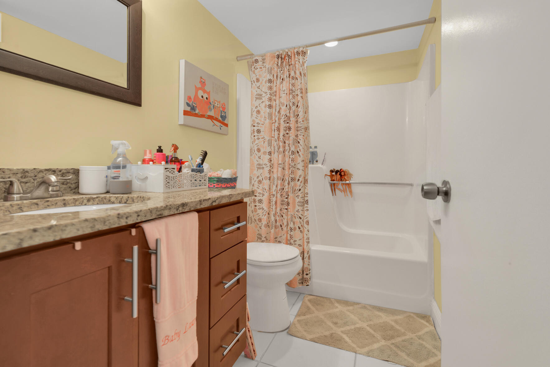 6585 Somerset Drive, Unit 105 Boca Raton, FL 33433 - Photo 20 of 49 GUEST BATHROOM