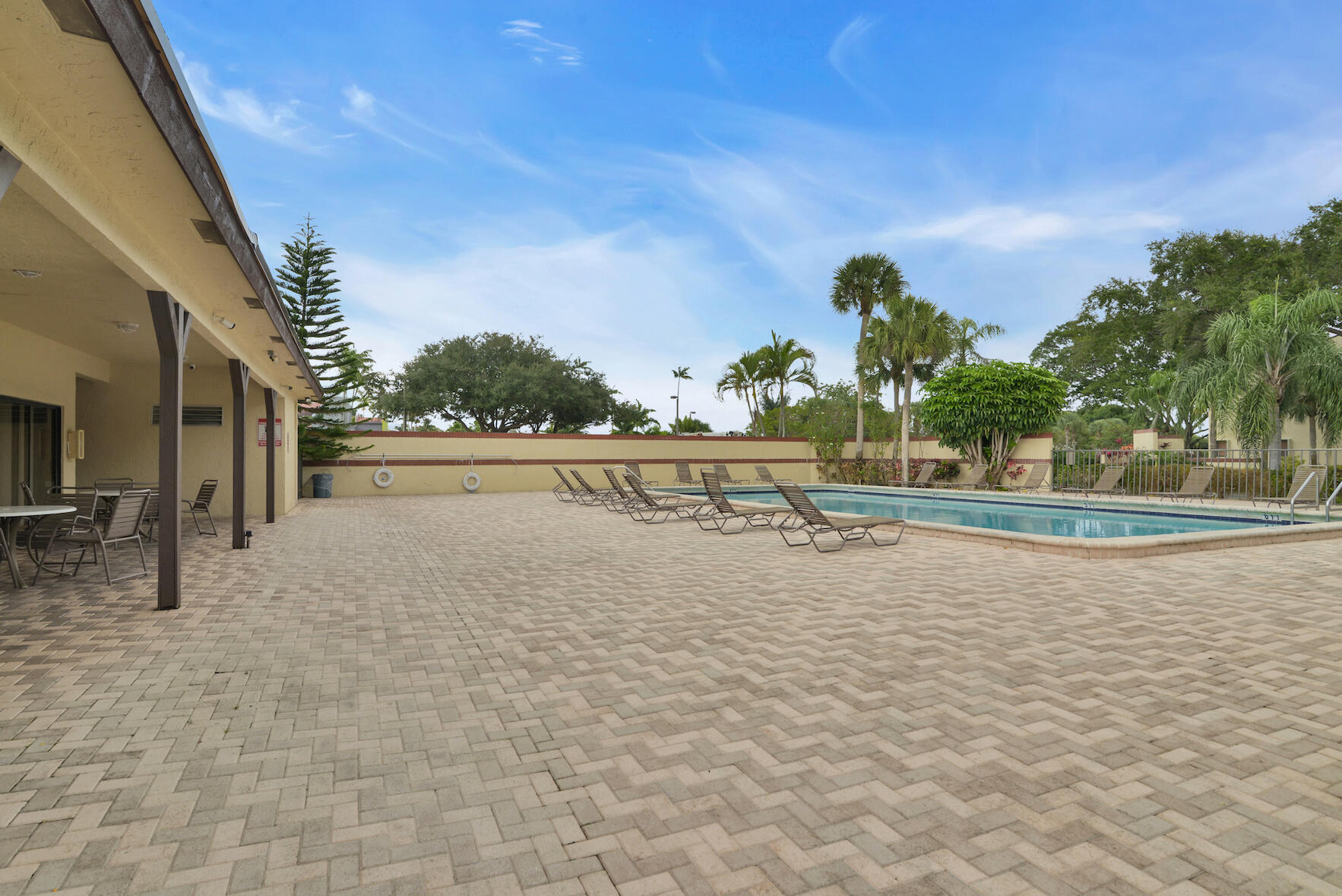 6585 Somerset Drive, Unit 105 Boca Raton, FL 33433 - Photo 29 of 49 POOL/PICNIC AREA