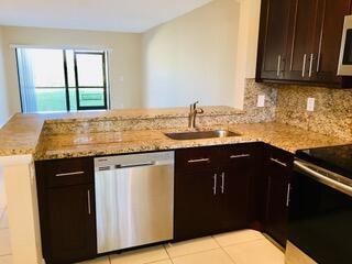 6585 Somerset Drive, Unit 105 Boca Raton, FL 33433 - Photo 42 of 49 VACANT --GRANITE COUNTER TOPS