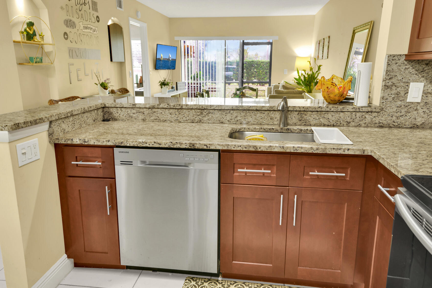 6585 Somerset Drive, Unit 105 Boca Raton, FL 33433 - Photo 8 of 49 KITCHEN