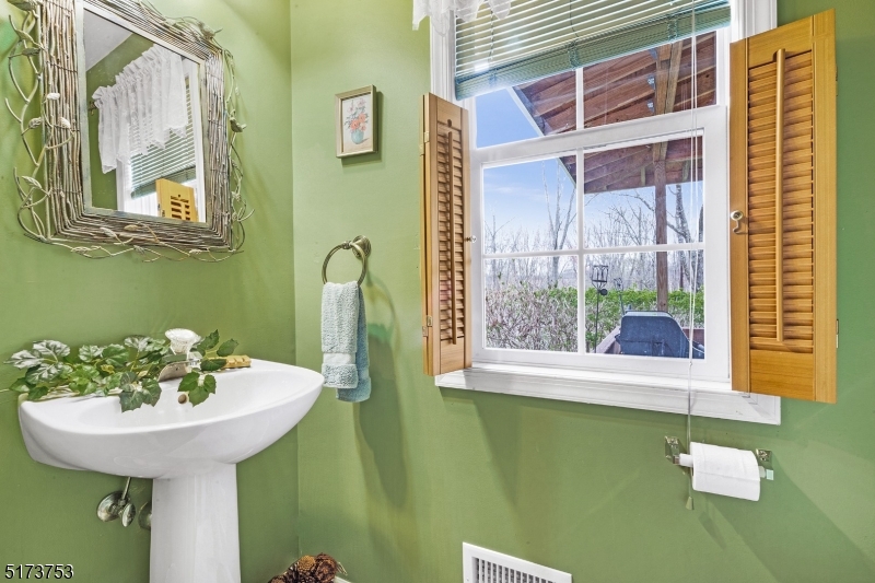 346 Rockport Road Port Murray, NJ 07865 - Photo 8 of 29