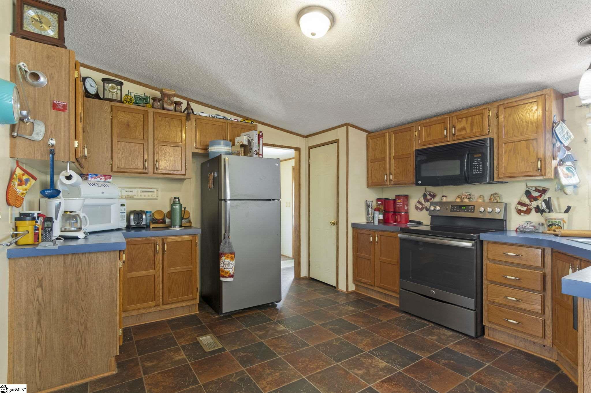 879 North Old Mill Road Easley, SC 29640 - Photo 8 of 25