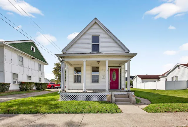 $100,000 | 213 North 8th Street, Mitchell, IN 47446