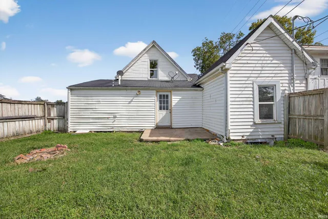 $100,000 | 213 North 8th Street, Mitchell, IN 47446