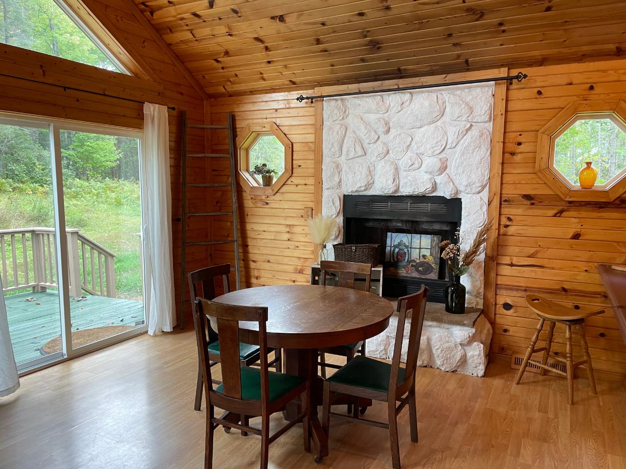 253 Kus Road Armstrong Creek, WI 54103 - Photo 13 of 42 Gallery Image 13
