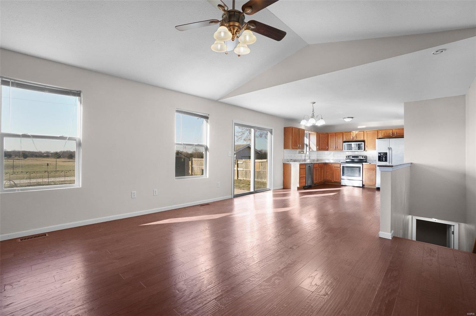 117 Hickory Trails Drive Wright City, MO 63390 - Photo 5 of 34