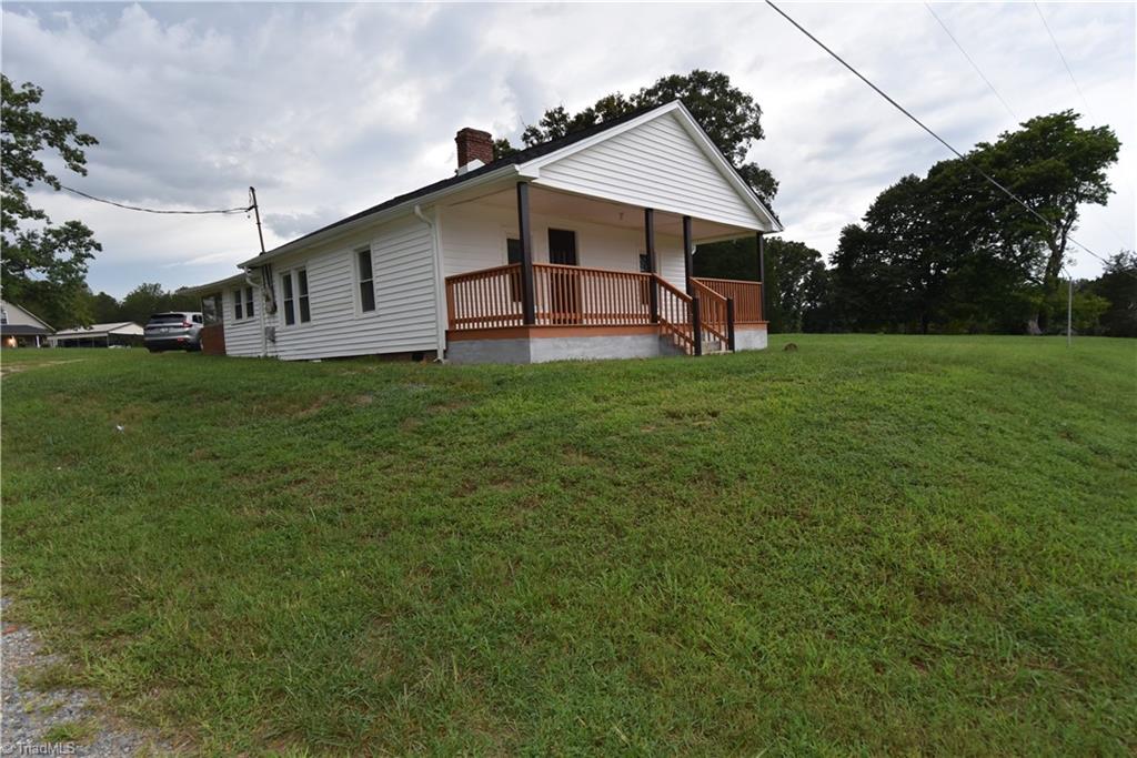 4190 Grubbs Road Walkertown, NC 27051 - Photo 4 of 24 Gallery Image 4