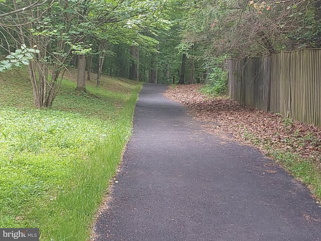 $1,069,500 | 9200 Dorothy Lane, Springfield, VA 22153