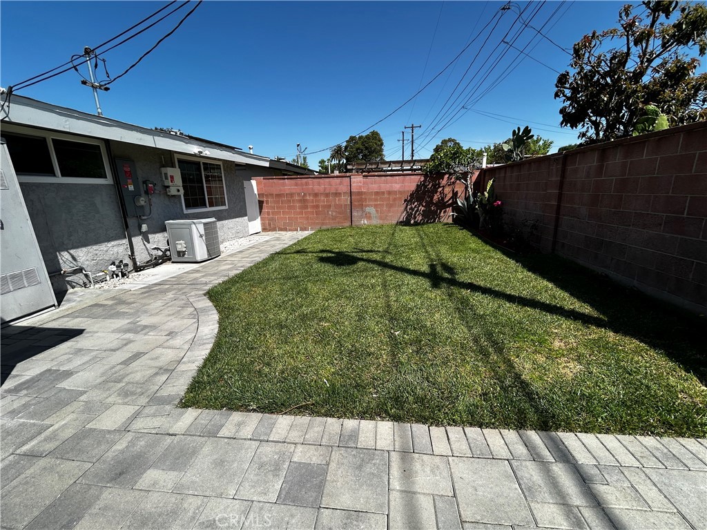 533 South Devon Road Orange, CA 92868 - Photo 4 of 19