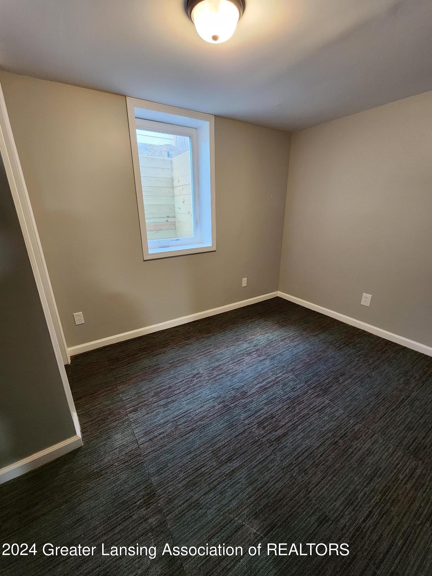 2511 Fairfax Road Lansing, MI 48910 - Photo 42 of 46 20240316_171010