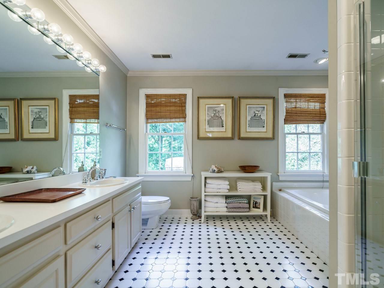 2322 Hales Road Raleigh, NC 27608 - Photo 14 of 30