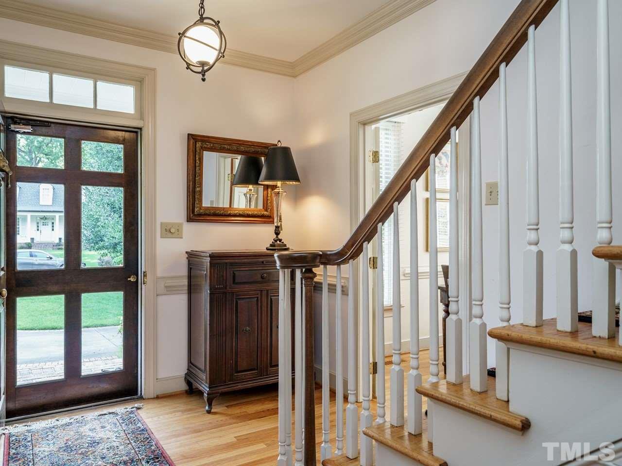 2322 Hales Road Raleigh, NC 27608 - Photo 3 of 30